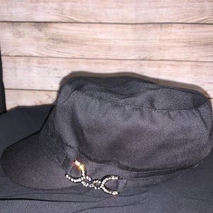 Paper/Newsboy black hat with Rhinestones in side